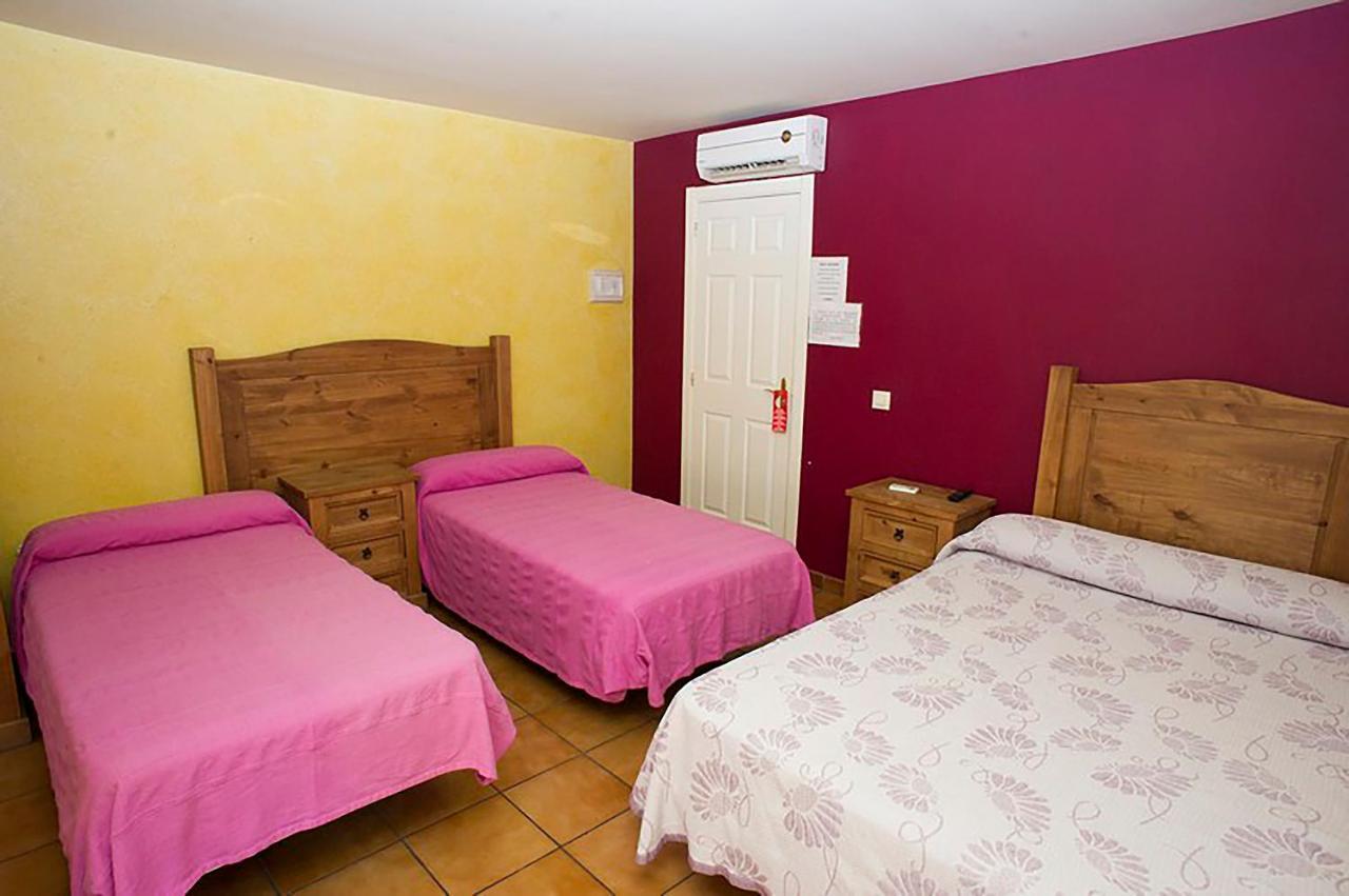 Hostal Velarde Talavera de la Reina Exterior photo